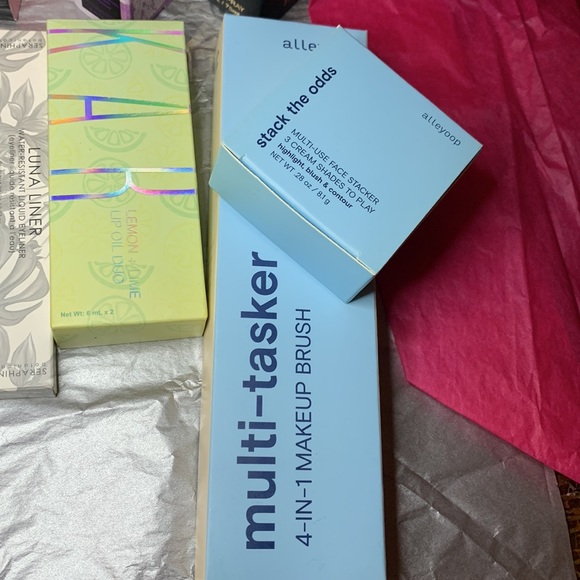 Makeup super set Urban Decay, Milk, Saint Luxe… - Picture 2 of 14